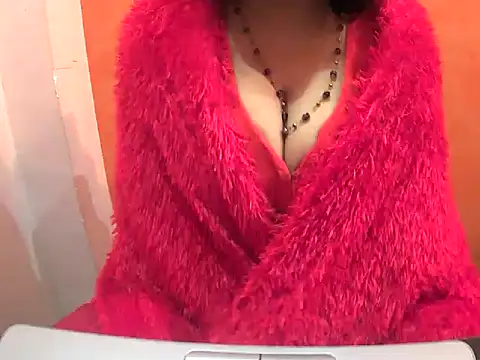 Snapshot of HOT-SEEMAA chatting on January 2025 08:22:01 AM HOT-SEEMAA online show from January 2025 08:22:01 AM