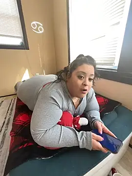 Snapshot of tillymarie34 chatting on February 2026 04:44:01 PM tillymarie34 online show from February 2026 04:44:01 PM