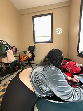 Snapshot of tillymarie34 chatting on February 2026 06:05:01 PM tillymarie34 online show from February 2026 06:05:01 PM