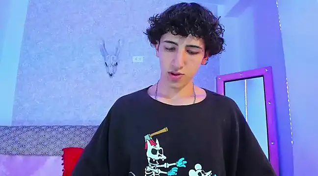 Kerverr  online show from March 2025 10:13:02 PM