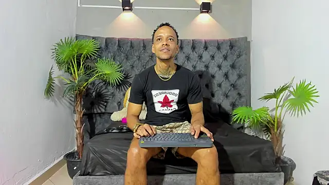Snapshot of Salomon_koude chatting on June 2026 04:22:01 PM Salomon koude online show from June 2026 04:22:01 PM