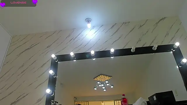 ElisabethMassey online show from October 2025 02:09:01 PM