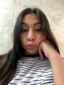 Im sophia1 online show from October 2025 07:47:02 PM