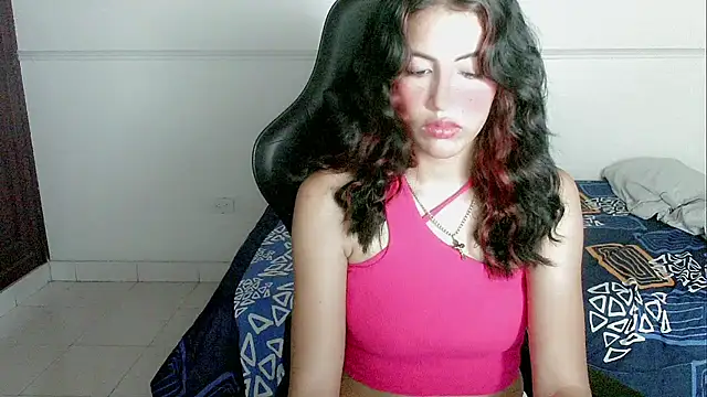 Snapshot of dayanita_hot_ chatting on February 2025 01:43:02 PM dayanita hot  online show from February 2025 01:43:02 PM