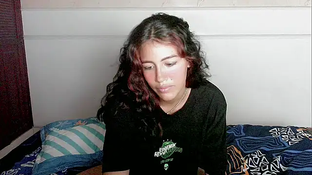 Snapshot of dayanita_hot_ chatting on February 2025 04:03:02 PM dayanita hot  online show from February 2025 04:03:02 PM