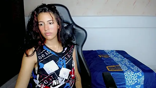 Snapshot of dayanita_hot_ chatting on February 2025 04:36:01 PM dayanita hot  online show from February 2025 04:36:01 PM