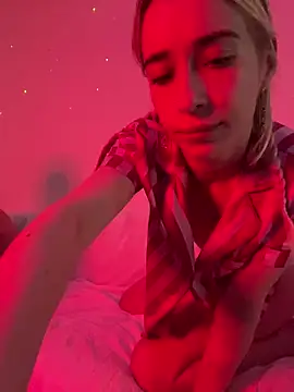 WhiteDiamond6969 online show from December 2024 01:26:02 AM