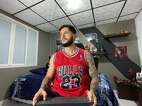 Snapshot of marcel_crawford96 chatting on July 2026 01:04:02 PM marcel crawford96 online show from July 2026 01:04:02 PM