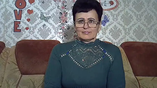 Snapshot of PaulaGolden chatting on April 2026 06:58:01 PM PaulaGolden online show from April 2026 06:58:01 PM