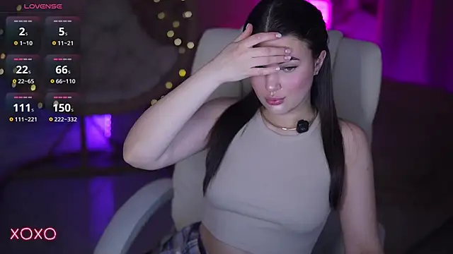 YourLolaBunny online show from March 2026 08:02:01 PM