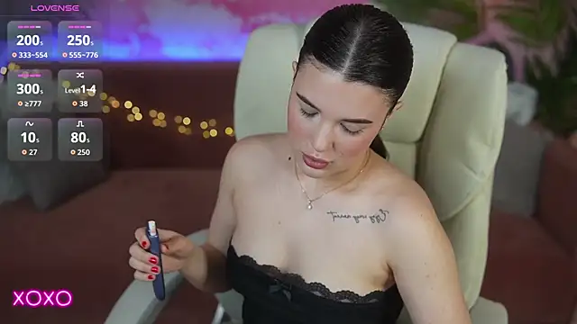 YourLolaBunny online show from May 2026 06:32:03 AM