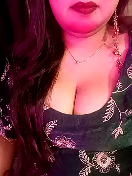 Suhanakhan00 online show from April 2026 08:19:01 AM