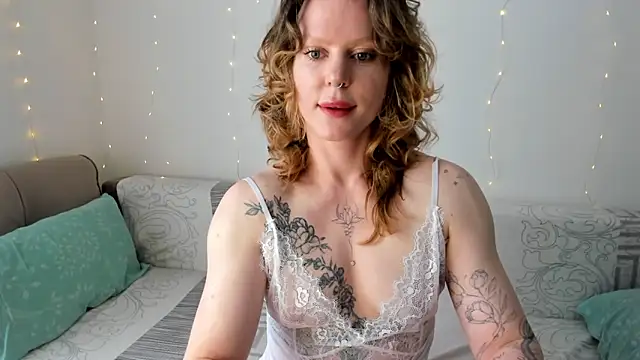 Snapshot of AngelikaBurn chatting on May 2026 01:20:02 PM AngelikaBurn online show from May 2026 01:20:02 PM