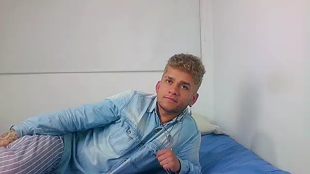 Snapshot of be_sinners chatting on December 2024 01:00:02 AM be sinners online show from December 2024 01:00:02 AM