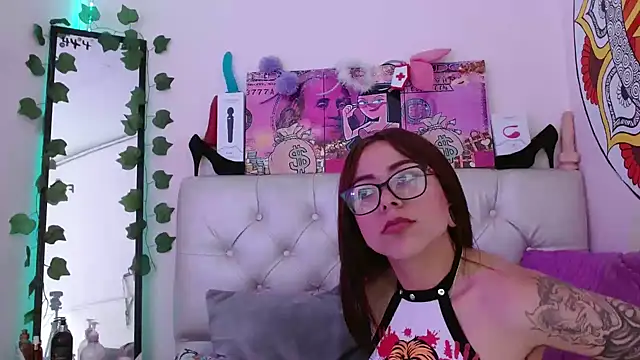 sarawiliamx online show from February 2025 08:38:01 AM