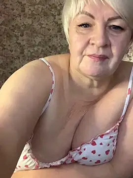 Laura Millf online show from March 2025 01:04:01 PM