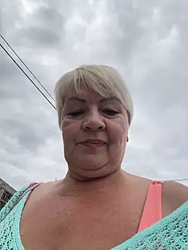 Snapshot of Laura_Millf chatting on July 2026 09:45:01 AM Laura Millf online show from July 2026 09:45:01 AM