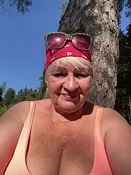 Snapshot of Laura_Millf chatting on July 2026 02:45:01 PM Laura Millf online show from July 2026 02:45:01 PM