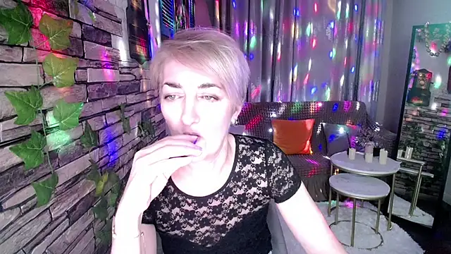 Snapshot of Hot_Girl87 chatting on December 2024 03:55:01 PM Hot Girl87 online show from December 2024 03:55:01 PM