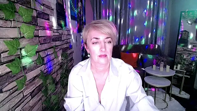 Snapshot of Hot_Girl87 chatting on December 2024 07:33:01 PM Hot Girl87 online show from December 2024 07:33:01 PM