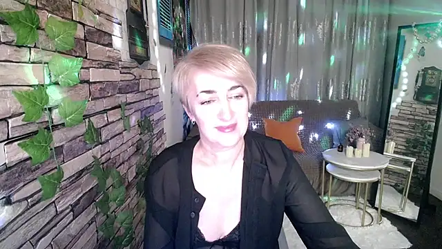 Snapshot of Hot_Girl87 chatting on December 2024 07:10:01 PM Hot Girl87 online show from December 2024 07:10:01 PM