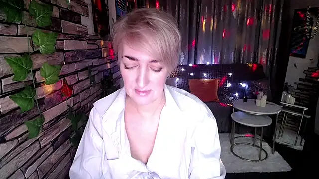 Snapshot of Hot_Girl87 chatting on December 2024 03:54:02 PM Hot Girl87 online show from December 2024 03:54:02 PM