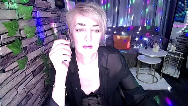 Snapshot of Hot_Girl87 chatting on December 2024 06:57:02 PM Hot Girl87 online show from December 2024 06:57:02 PM