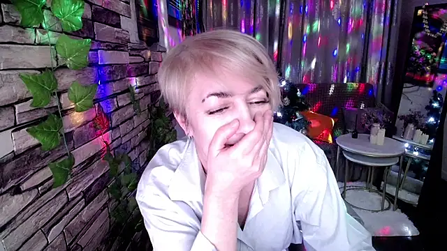 Snapshot of Hot_Girl87 chatting on December 2024 03:58:01 PM Hot Girl87 online show from December 2024 03:58:01 PM