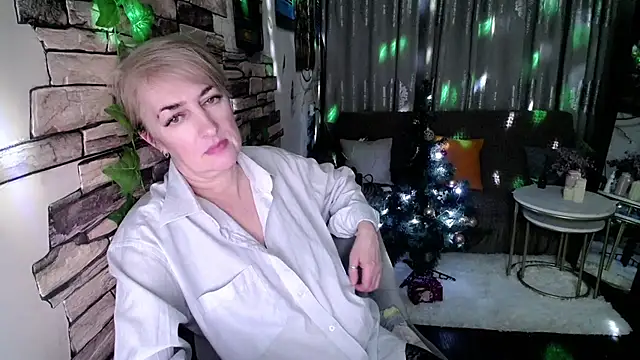 Snapshot of Hot_Girl87 chatting on December 2024 07:21:01 PM Hot Girl87 online show from December 2024 07:21:01 PM