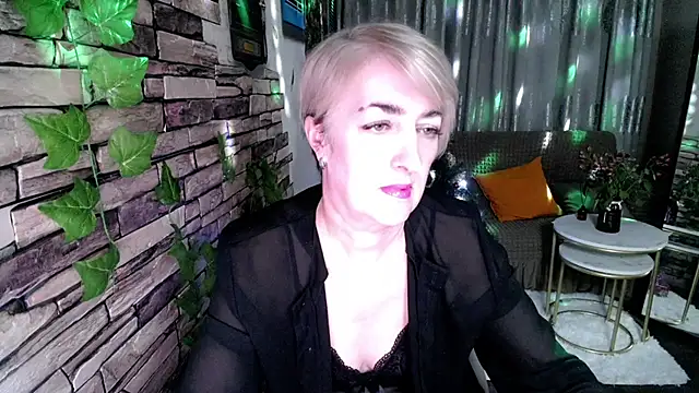 Snapshot of Hot_Girl87 chatting on December 2024 03:19:02 PM Hot Girl87 online show from December 2024 03:19:02 PM