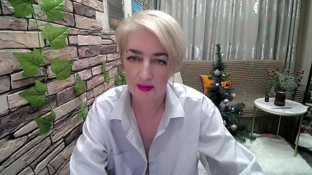 Snapshot of Hot_Girl87 chatting on December 2024 03:53:01 PM Hot Girl87 online show from December 2024 03:53:01 PM