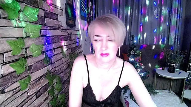 Snapshot of Hot_Girl87 chatting on December 2024 06:55:02 PM Hot Girl87 online show from December 2024 06:55:02 PM