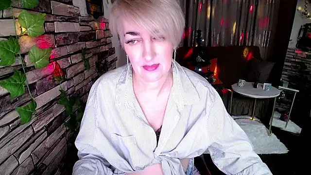 Snapshot of Hot_Girl87 chatting on December 2024 06:17:02 PM Hot Girl87 online show from December 2024 06:17:02 PM