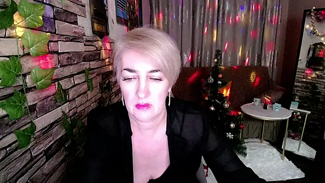 Snapshot of Hot_Girl87 chatting on December 2024 06:33:01 PM Hot Girl87 online show from December 2024 06:33:01 PM