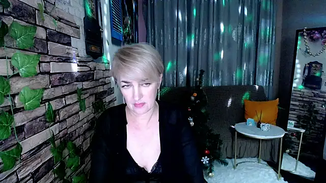 Snapshot of Hot_Girl87 chatting on December 2024 08:48:01 PM Hot Girl87 online show from December 2024 08:48:01 PM