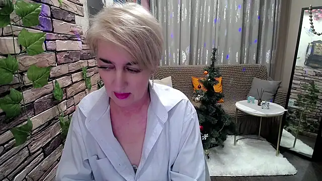 Snapshot of Hot_Girl87 chatting on December 2024 01:58:01 PM Hot Girl87 online show from December 2024 01:58:01 PM