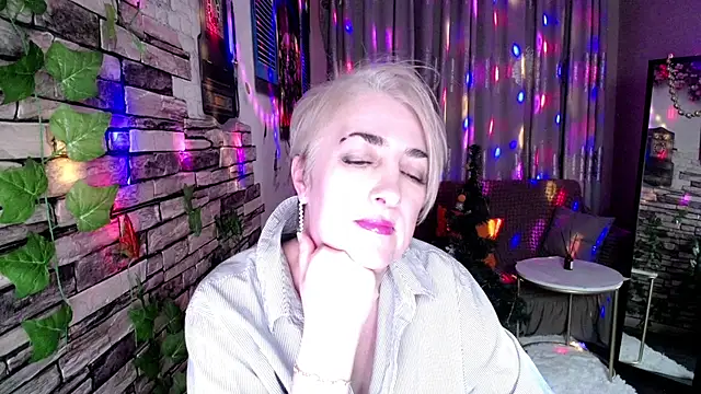 Snapshot of Hot_Girl87 chatting on January 2025 03:33:01 PM Hot Girl87 online show from January 2025 03:33:01 PM