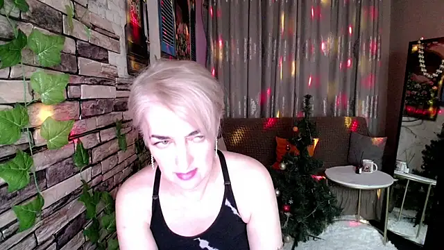 Snapshot of Hot_Girl87 chatting on January 2025 06:30:01 PM Hot Girl87 online show from January 2025 06:30:01 PM