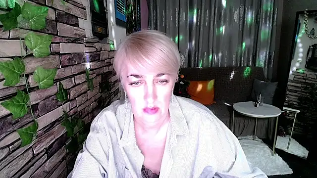 Snapshot of Hot_Girl87 chatting on January 2025 08:21:01 PM Hot Girl87 online show from January 2025 08:21:01 PM