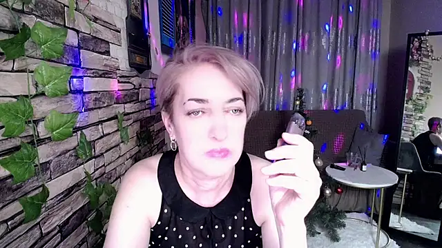 Snapshot of Hot_Girl87 chatting on January 2025 07:40:01 PM Hot Girl87 online show from January 2025 07:40:01 PM