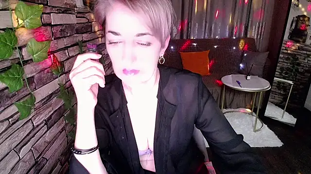 Snapshot of Hot_Girl87 chatting on January 2025 05:12:02 PM Hot Girl87 online show from January 2025 05:12:02 PM