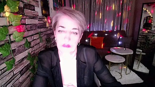 Snapshot of Hot_Girl87 chatting on January 2025 04:43:01 PM Hot Girl87 online show from January 2025 04:43:01 PM