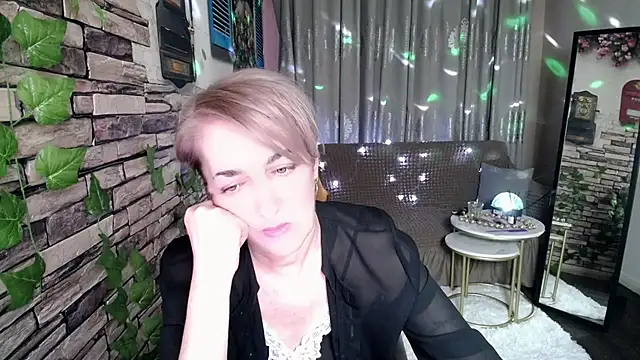 Snapshot of Hot_Girl87 chatting on January 2025 09:23:02 PM Hot Girl87 online show from January 2025 09:23:02 PM