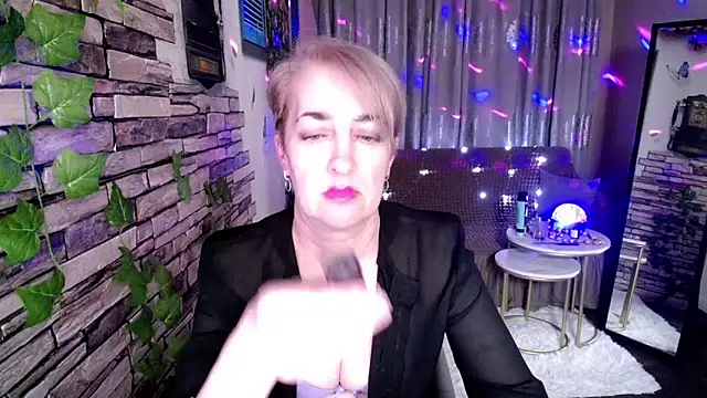 Snapshot of Hot_Girl87 chatting on January 2025 10:19:01 PM Hot Girl87 online show from January 2025 10:19:01 PM