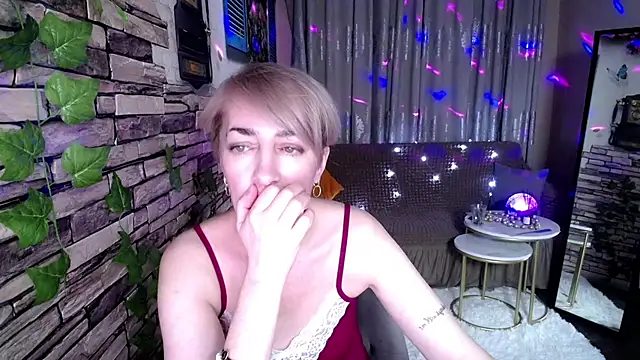 Snapshot of Hot_Girl87 chatting on January 2025 09:54:01 PM Hot Girl87 online show from January 2025 09:54:01 PM