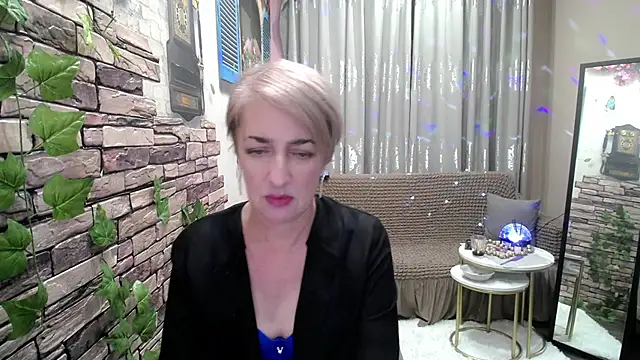 Snapshot of Hot_Girl87 chatting on January 2025 08:24:01 PM Hot Girl87 online show from January 2025 08:24:01 PM