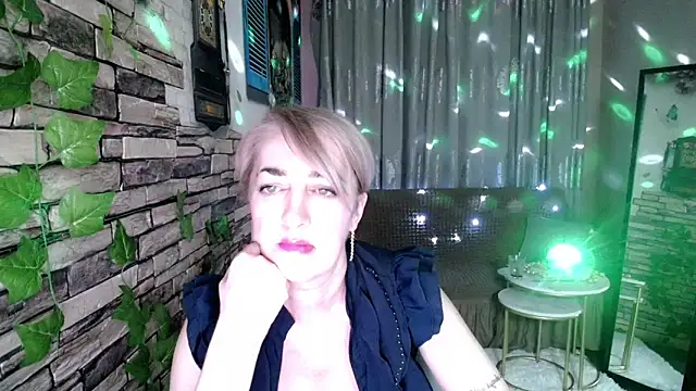 Snapshot of Hot_Girl87 chatting on January 2025 09:22:01 PM Hot Girl87 online show from January 2025 09:22:01 PM