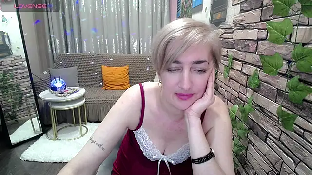 Snapshot of Hot_Girl87 chatting on February 2025 05:56:02 PM Hot Girl87 online show from February 2025 05:56:02 PM