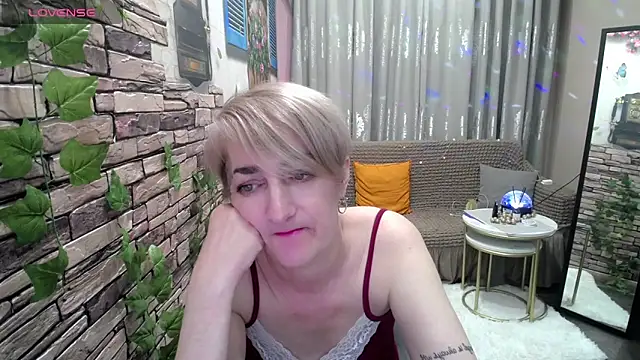 Snapshot of Hot_Girl87 chatting on February 2025 09:04:01 PM Hot Girl87 online show from February 2025 09:04:01 PM