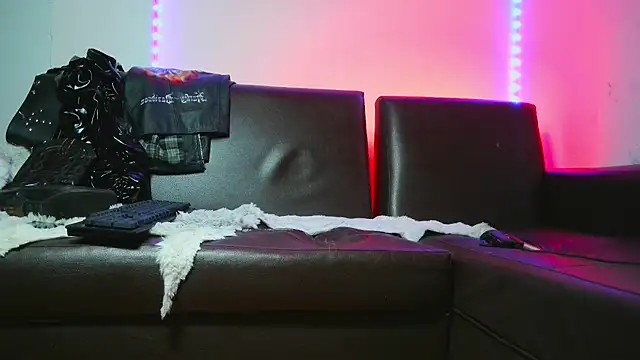 Leonnardo Jaramillo online show from December 2024 09:51:01 AM